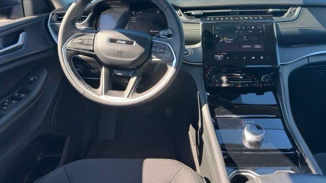 2023 Jeep Grand Cherokee Laredo X