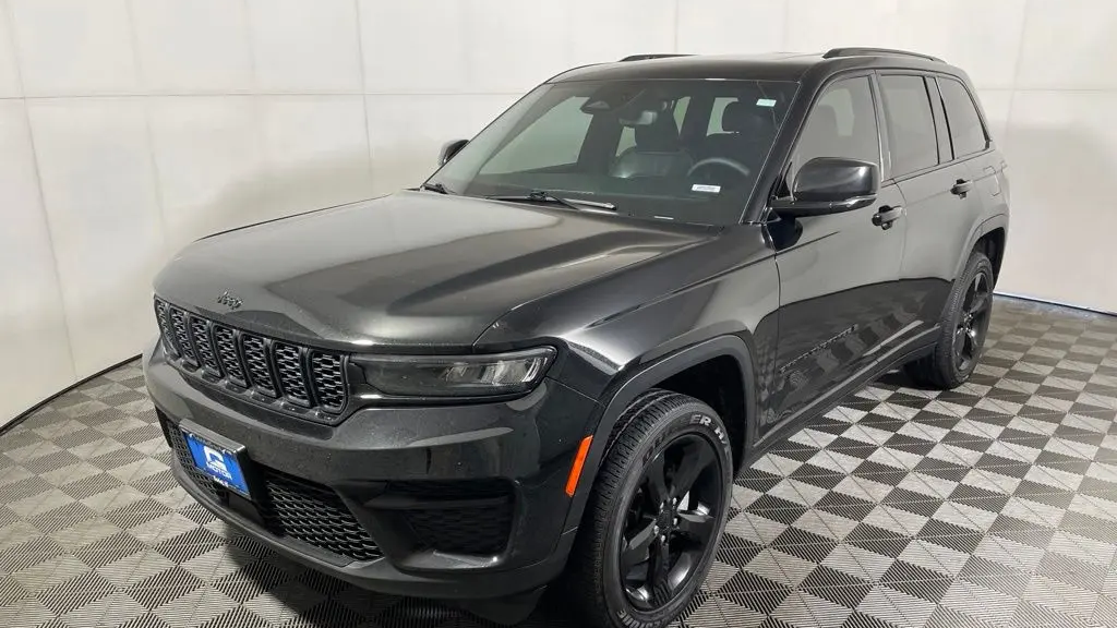 2023 Jeep Grand Cherokee Laredo X