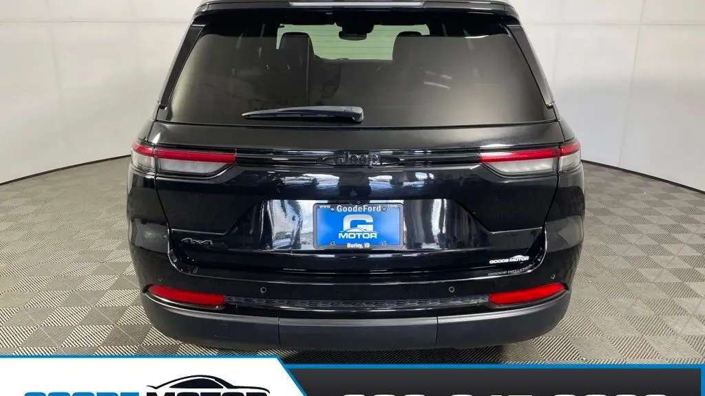 2023 Jeep Grand Cherokee Laredo X