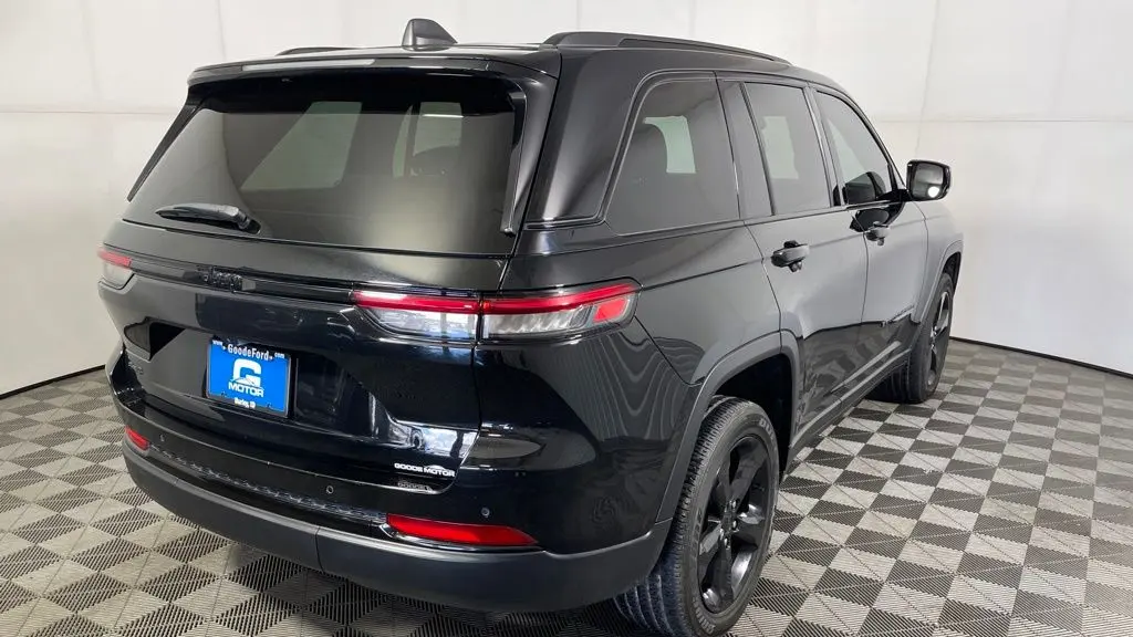 2023 Jeep Grand Cherokee Laredo X