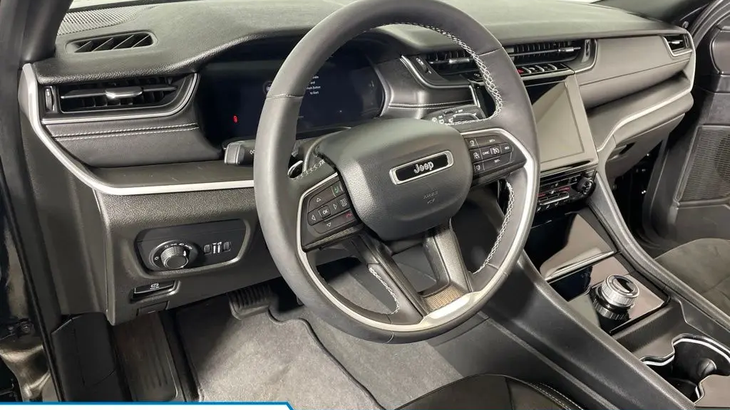 2023 Jeep Grand Cherokee Laredo X