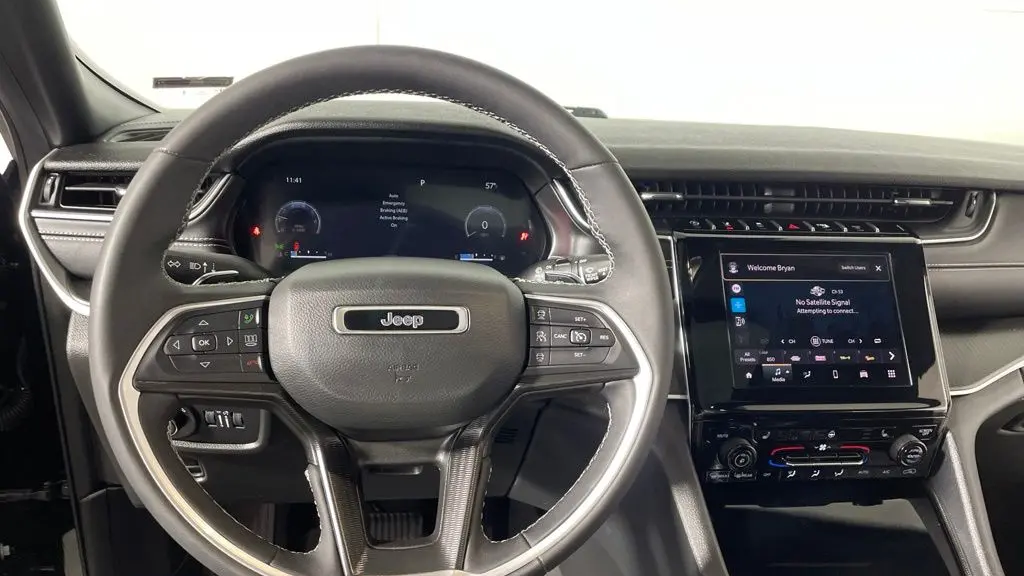 2023 Jeep Grand Cherokee Laredo X
