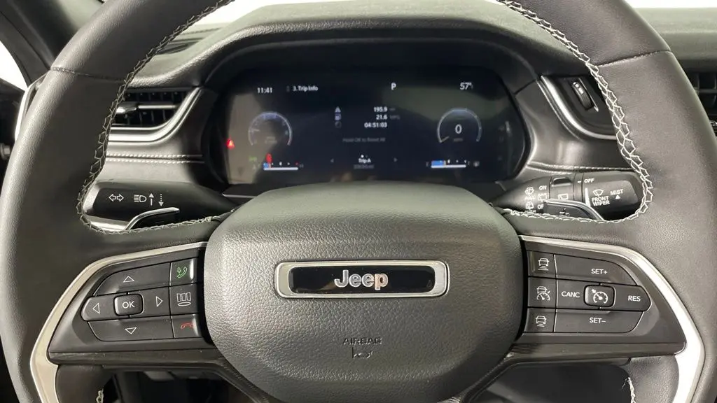 2023 Jeep Grand Cherokee Laredo X