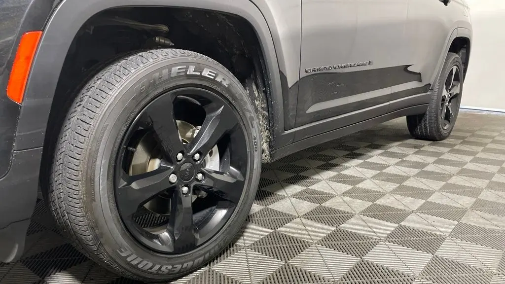 2023 Jeep Grand Cherokee Laredo X