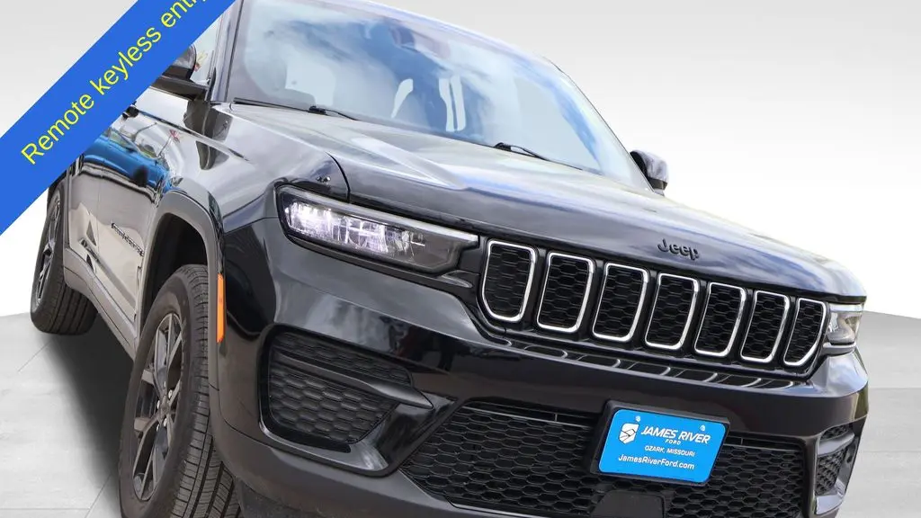 2025 Jeep Grand Cherokee Laredo
