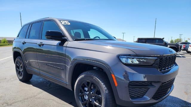 2025 Jeep Grand Cherokee Laredo