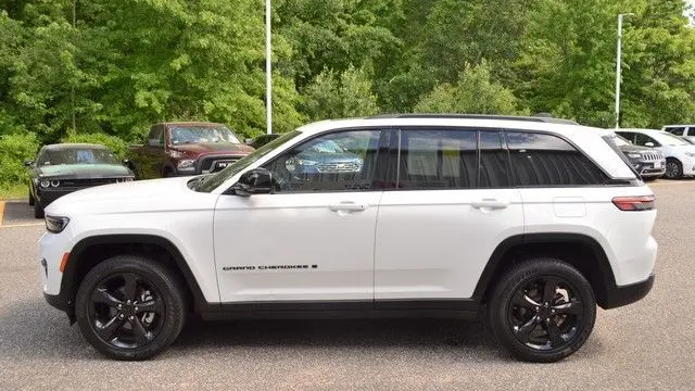 2023 Jeep Grand Cherokee Altitude X