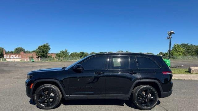2023 Jeep Grand Cherokee Laredo X