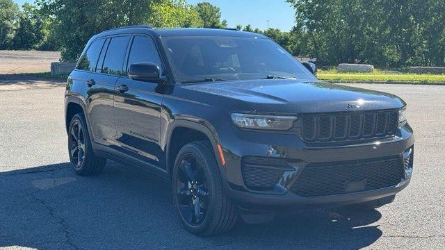 2023 Jeep Grand Cherokee Laredo X