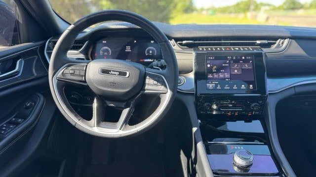 2023 Jeep Grand Cherokee Laredo X
