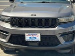 2023 Grand Cherokee Thumbnail 3