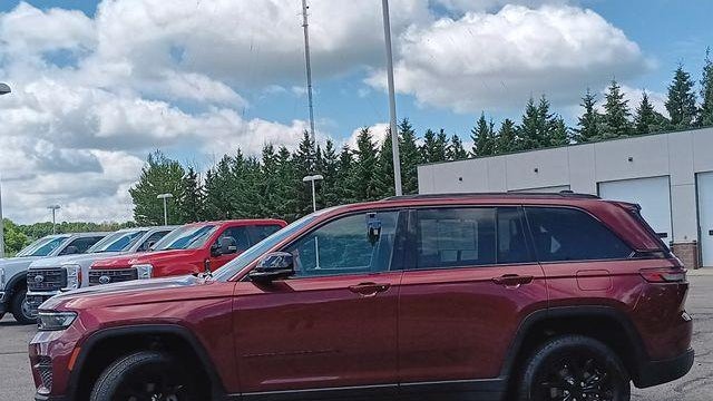 2024 Jeep Grand Cherokee Laredo