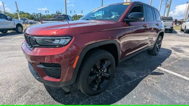 2024 Jeep Grand Cherokee Laredo