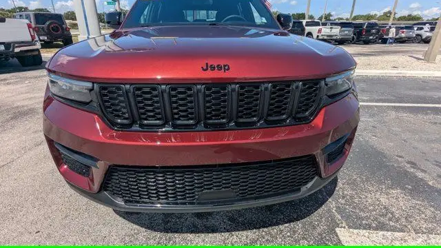 2024 Jeep Grand Cherokee Laredo