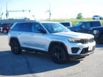 2024 Grand Cherokee Thumbnail 3