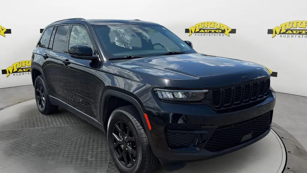 2025 Jeep Grand Cherokee Laredo