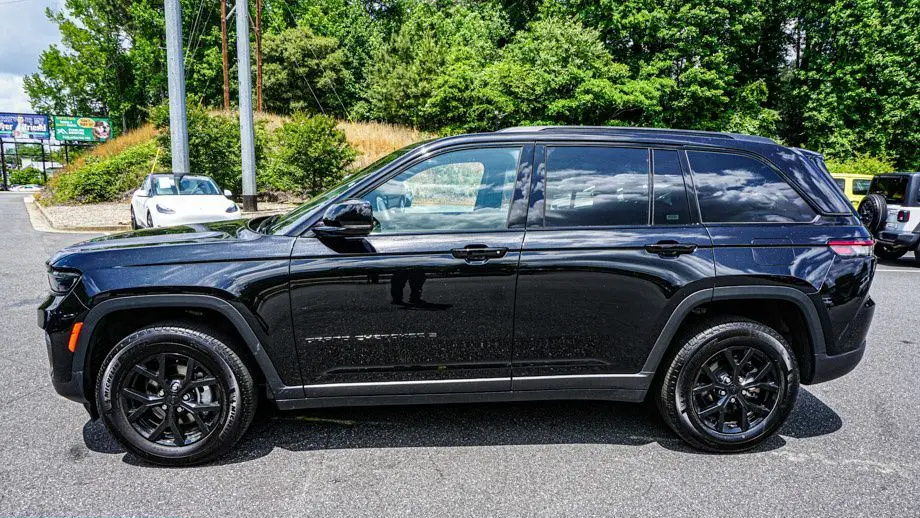 2025 Jeep Grand Cherokee Altitude