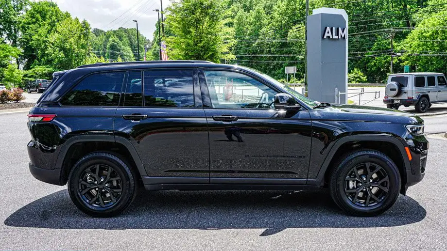 2025 Jeep Grand Cherokee Altitude