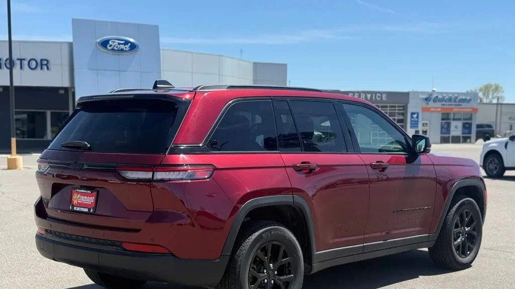 2025 Jeep Grand Cherokee Altitude