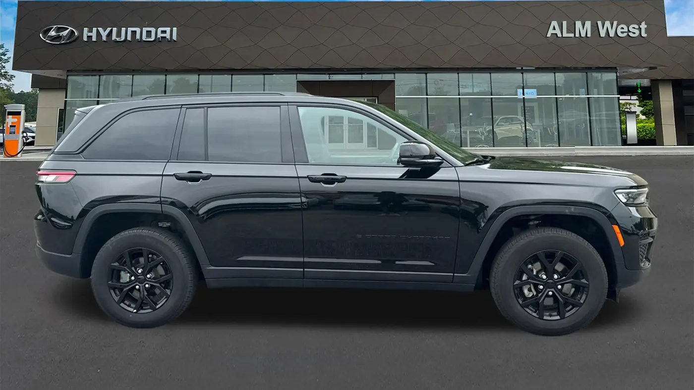2025 Jeep Grand Cherokee Altitude