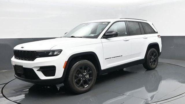 Preowned 2025 Jeep Grand Cherokee Laredo for Sale
