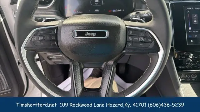 2025 Jeep Grand Cherokee Laredo