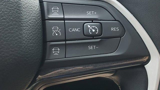 2022 Jeep Grand Cherokee Laredo