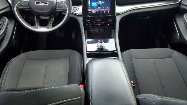 2022 Jeep Grand Cherokee Laredo