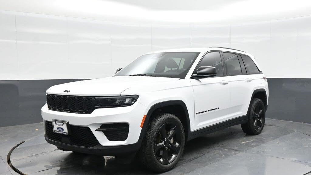 Preowned 2023 Jeep Grand Cherokee Altitude for Sale