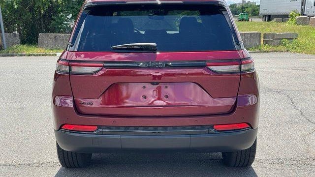 2023 Jeep Grand Cherokee Laredo X