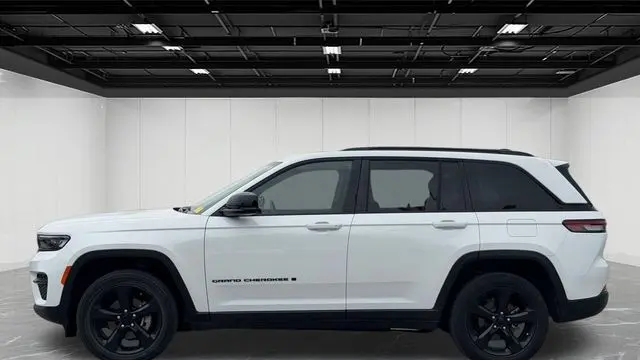 2023 Jeep Grand Cherokee Laredo X