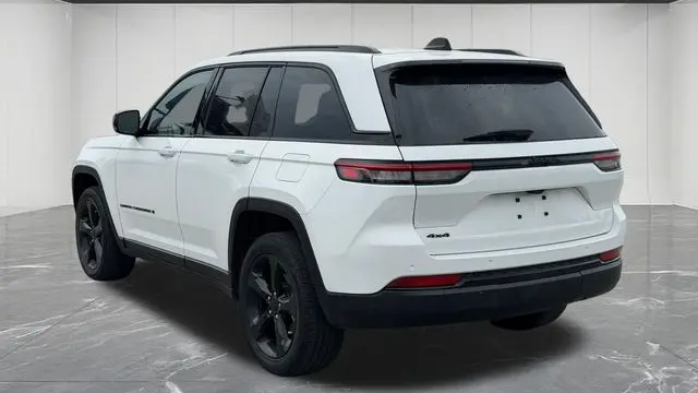 2023 Jeep Grand Cherokee Laredo X