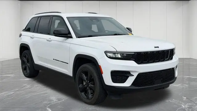 2023 Jeep Grand Cherokee Laredo X