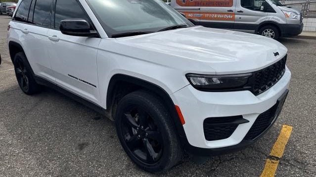 2023 Jeep Grand Cherokee Laredo X