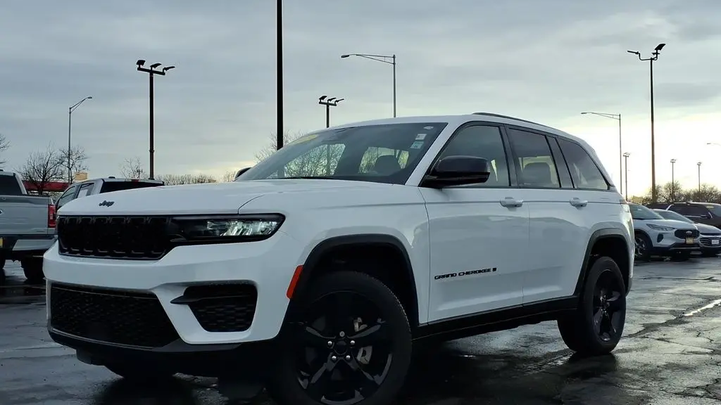 2023 Jeep Grand Cherokee Laredo X