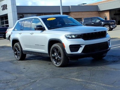 2023 Jeep Grand Cherokee 4X4 Laredo 4DR SUV
