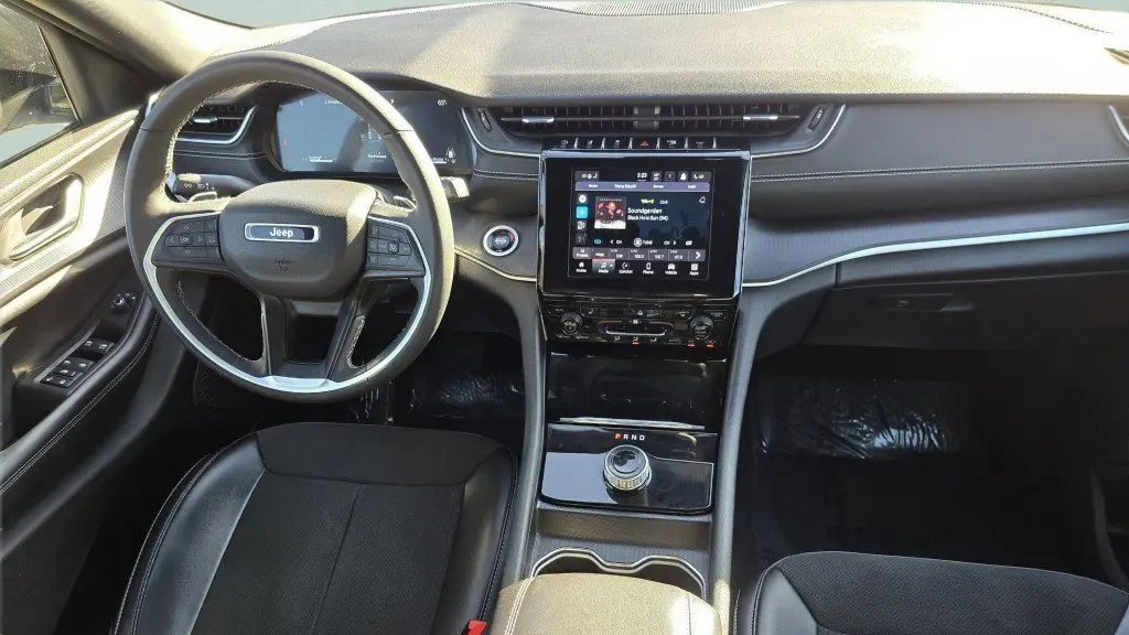 2024 Jeep Grand Cherokee Laredo