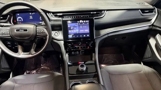 2024 Jeep Grand Cherokee Laredo