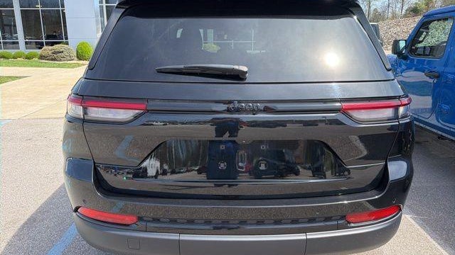 2024 Jeep Grand Cherokee Laredo