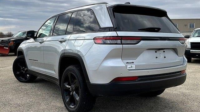2024 Jeep Grand Cherokee Laredo