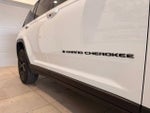 2025 Grand Cherokee Thumbnail 5