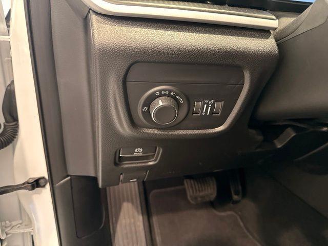 2025 Jeep Cherokee - $32,823