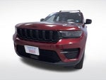 2022 Grand Cherokee Thumbnail 3