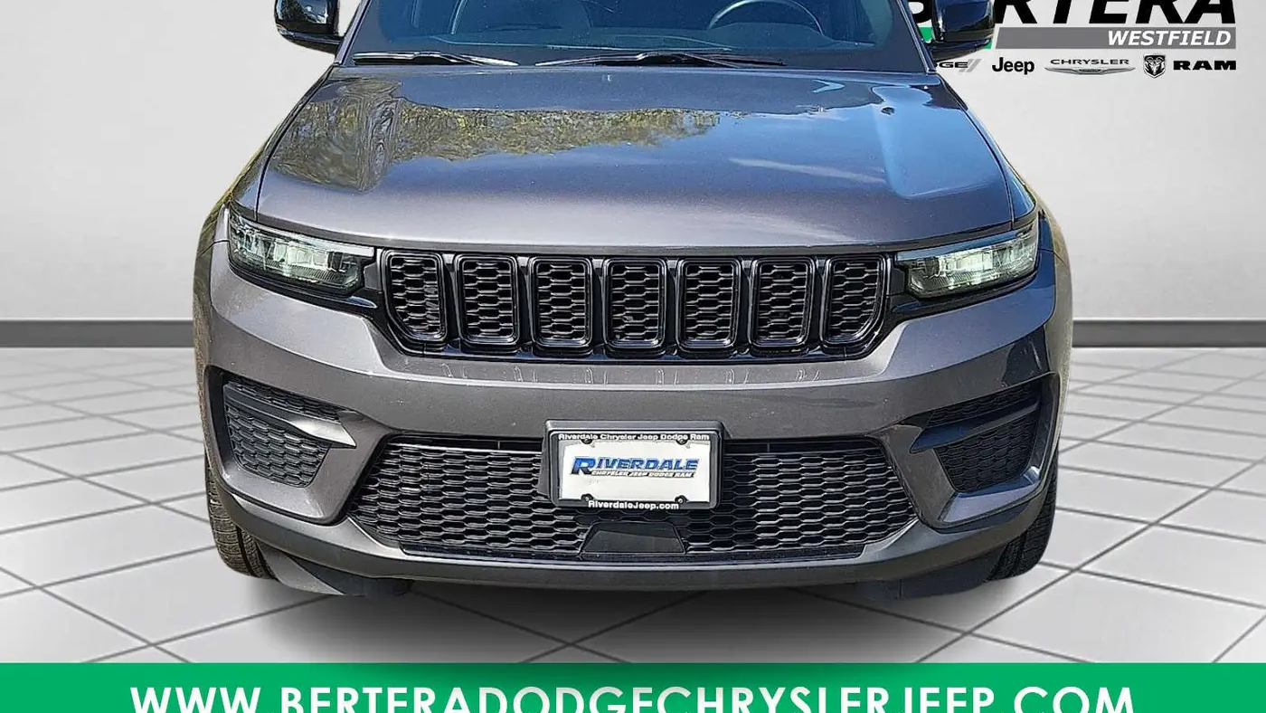 2022 Jeep Grand Cherokee Altitude