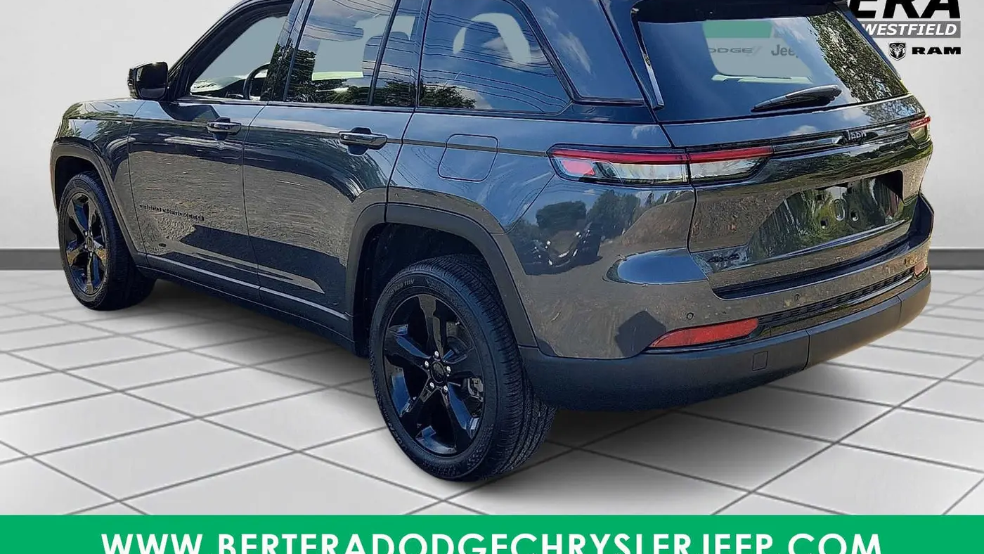 2022 Jeep Grand Cherokee Altitude