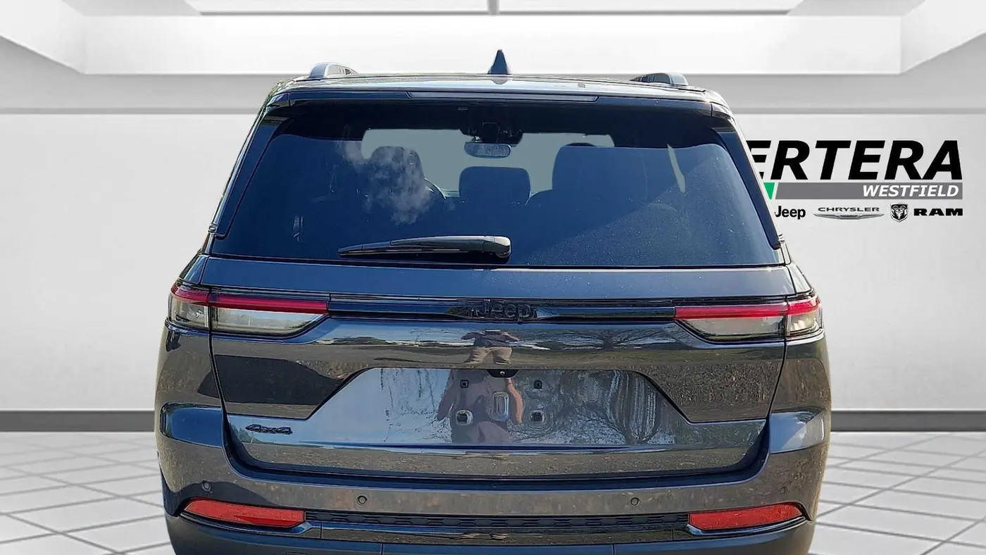 2022 Jeep Grand Cherokee Altitude