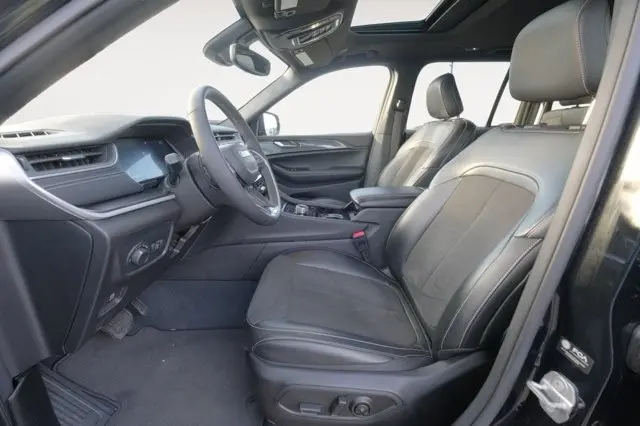 2023 Jeep Cherokee - $31,995