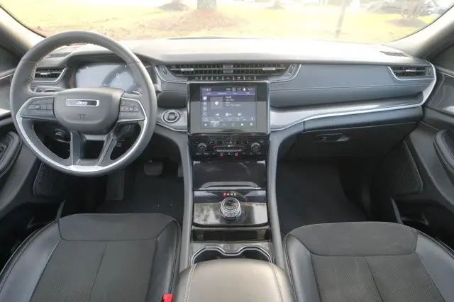 2023 Jeep Cherokee - $31,995