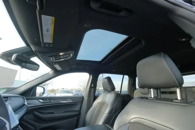 2023 Jeep Cherokee - $31,995