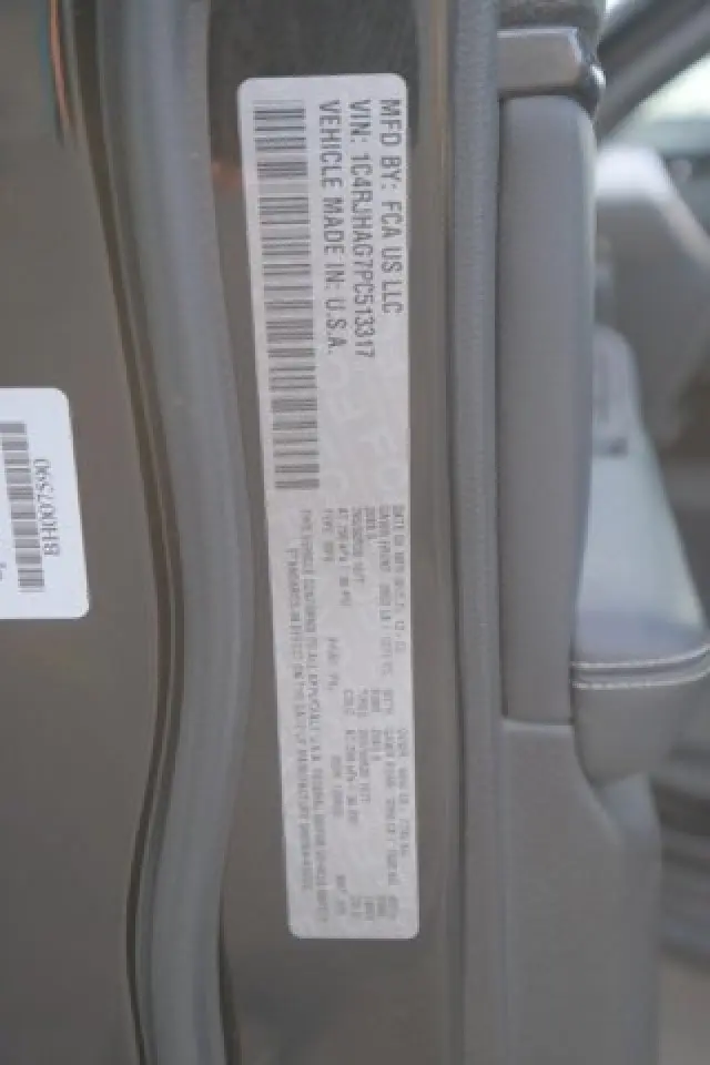 2023 Jeep Cherokee - $31,995
